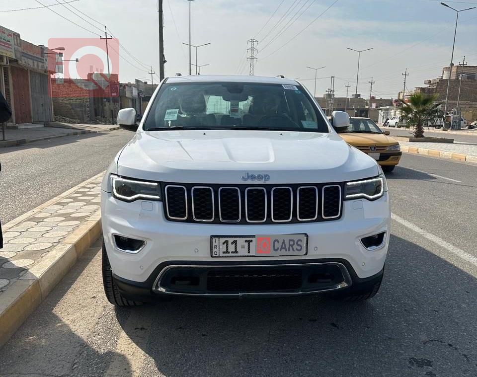 جیپ گراند شیرۆکی